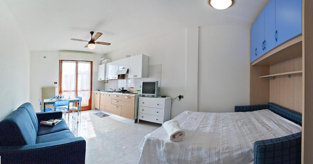 Duca Degli Abruzzi Apartman Caorle Szoba fotó